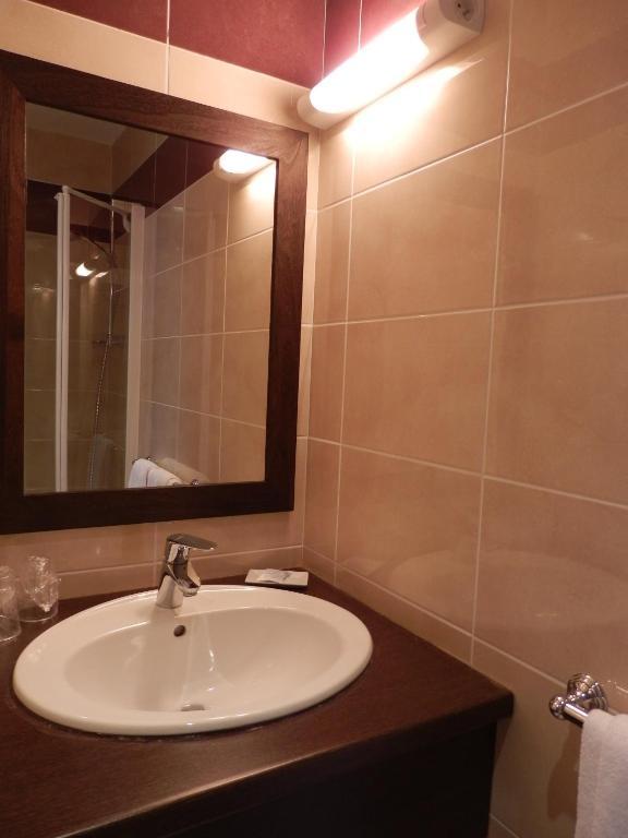 Le Comte Rouge Hotell Thonon-les-Bains Rum bild