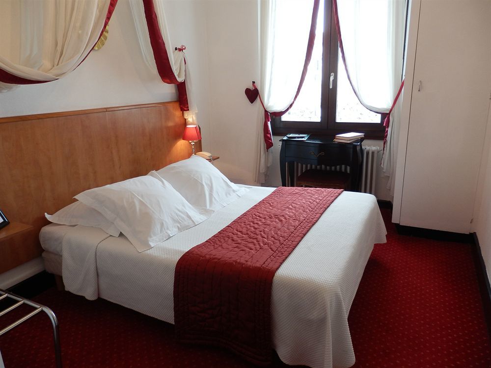 Le Comte Rouge Hotell Thonon-les-Bains Exteriör bild